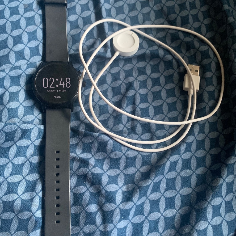 Black Silicone Band Fossil Smartwatch w/ Charger